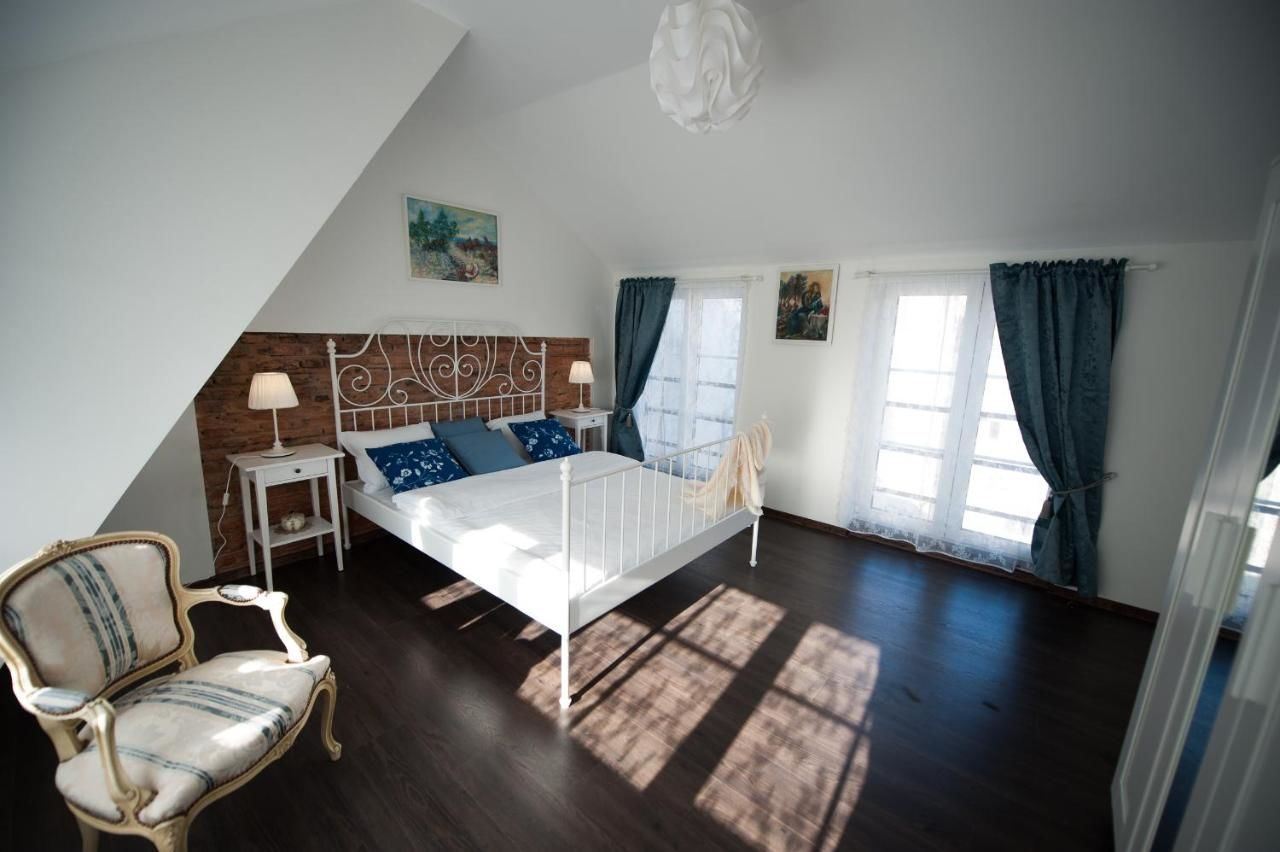 Апартаменты Vilnius Old Town, 3 BDR Penthouse, 100 m2 with Terrace Вильнюс-15
