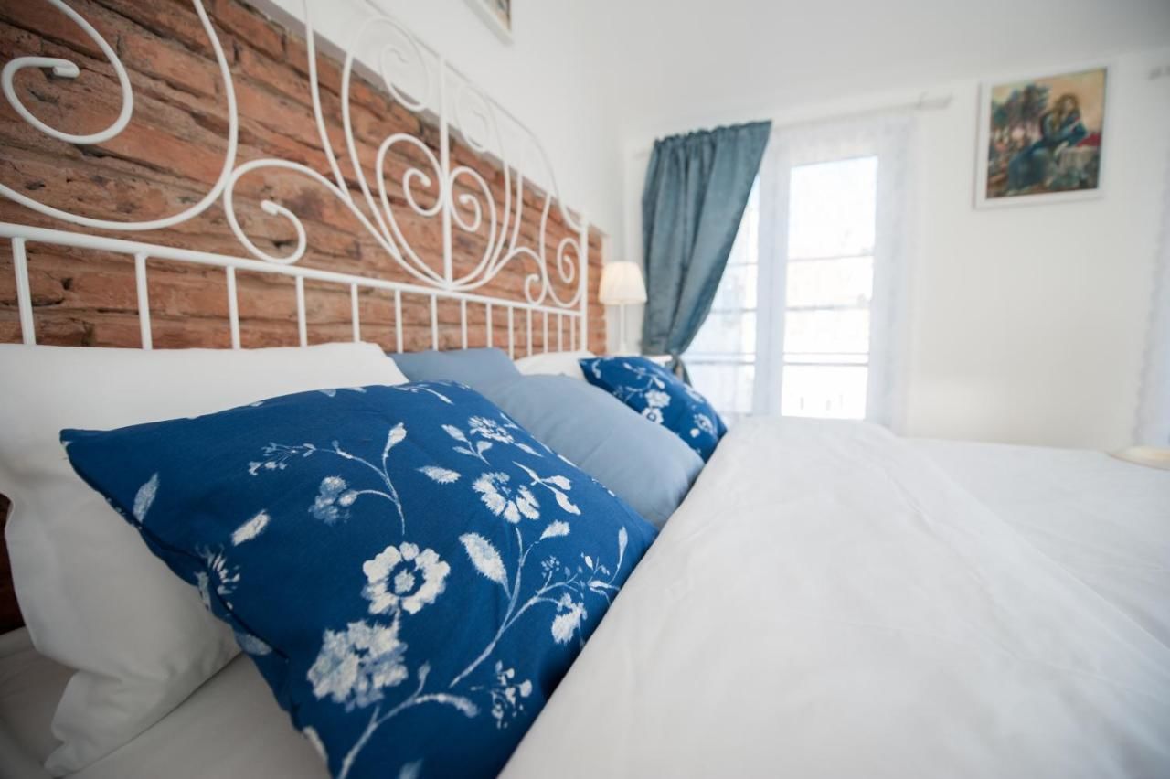 Апартаменты Vilnius Old Town, 3 BDR Penthouse, 100 m2 with Terrace Вильнюс-21
