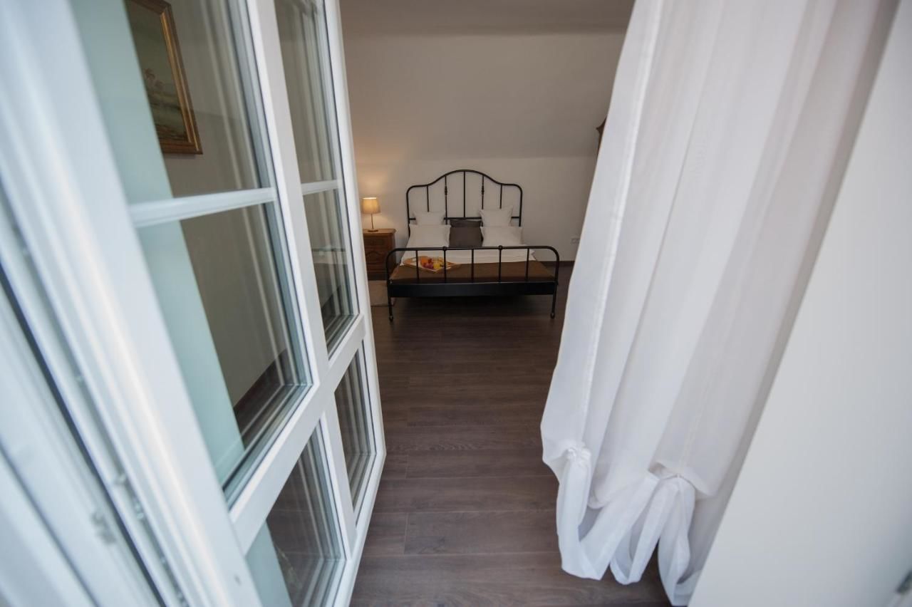 Апартаменты Vilnius Old Town, 3 BDR Penthouse, 100 m2 with Terrace Вильнюс-36