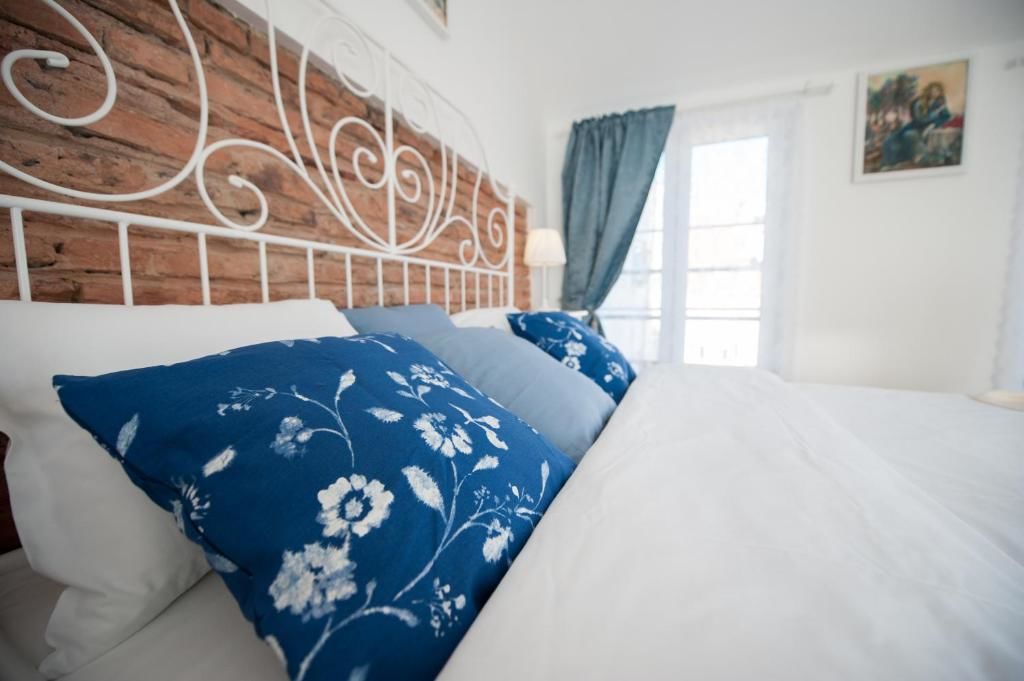 Апартаменты Vilnius Old Town, 3 BDR Penthouse, 100 m2 with Terrace Вильнюс-52
