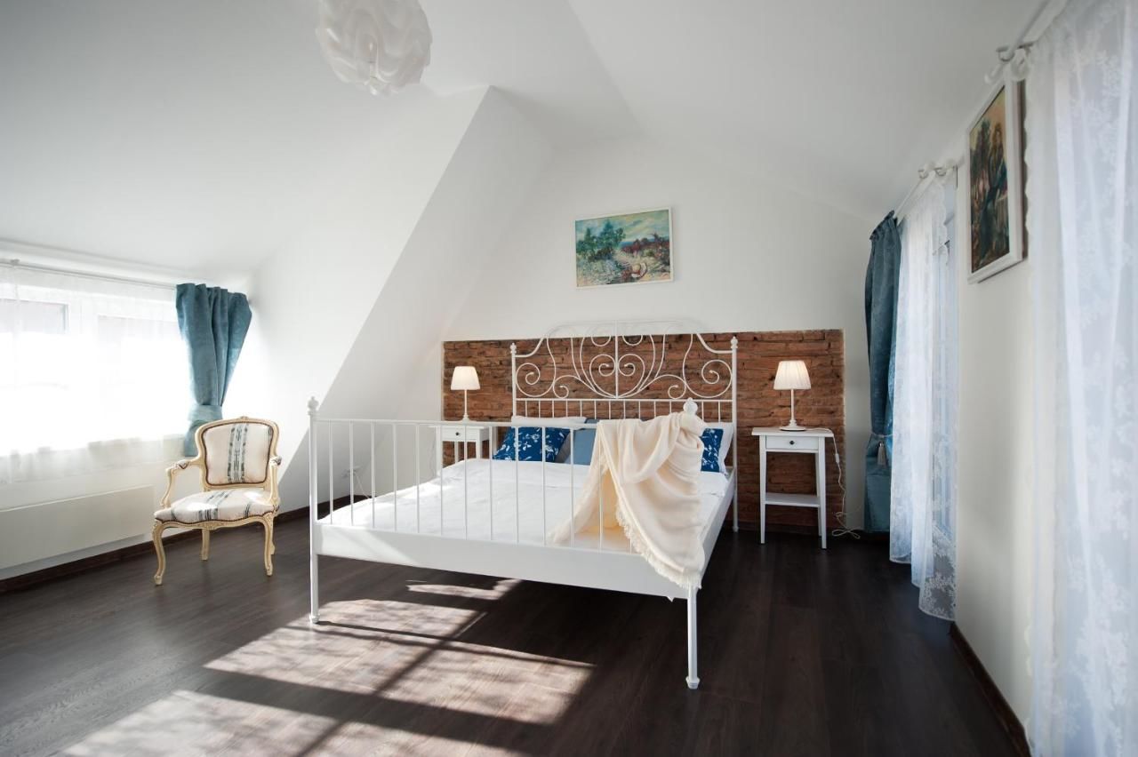 Апартаменты Vilnius Old Town, 3 BDR Penthouse, 100 m2 with Terrace Вильнюс-12