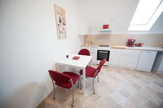 Апартаменты Vilnius Old Town, 3 BDR Penthouse, 100 m2 with Terrace Вильнюс Апартаменты-86